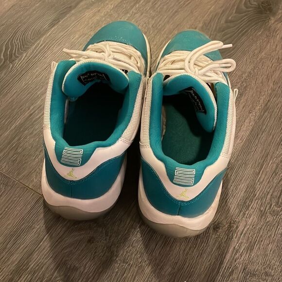 Kids AIR JORDAN 11 RETRO LOW KIDS US6.5Y EU39 - Picture 3 of 4